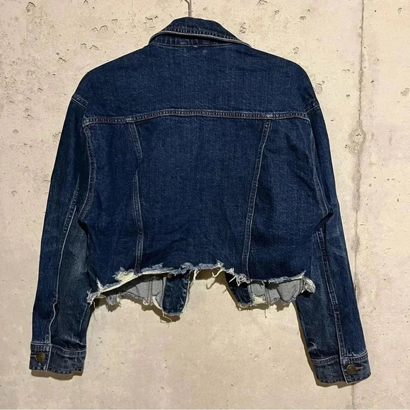 AEROPOSTALE Blue Distressed Denim Cropped Relaxed Fit Classic Jean Jacket sz M - Picture 6 of 8